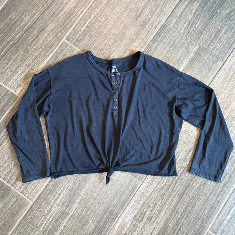 Aerie Distressed Rolled Hem Gray Cropped Henley